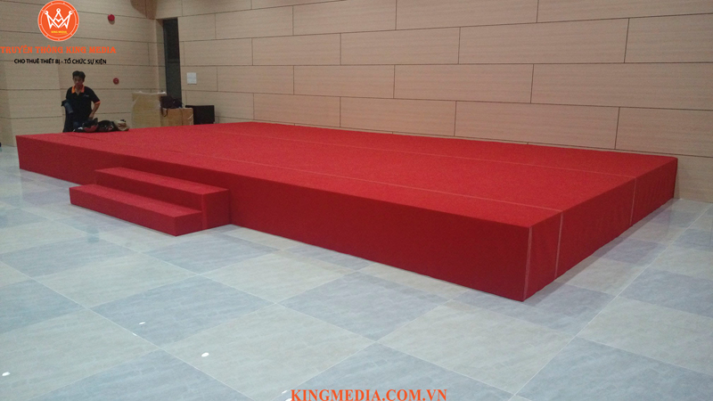 Sân Khấu Trong Nhà