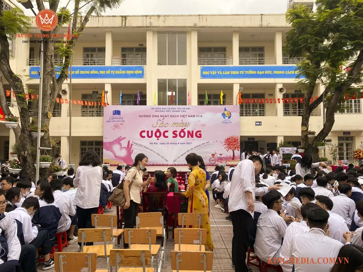 Tổ chức sự kiện trường học